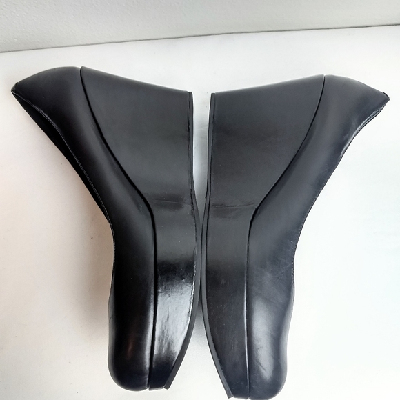 Marc by Marc Jacobs Patent Leather Black Wedge Heel Dressy Professional Pumps - Picture 2 of 9